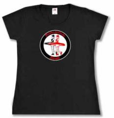 Zur Artikelseite von Girlie-Shirt: Antifaschistische Dirndl gehen