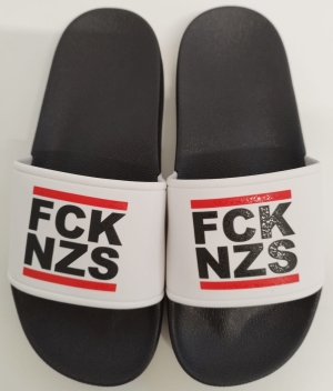 Badelatschen: FCK NZS