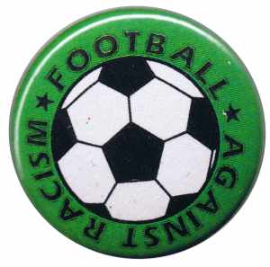 50mm Button: Football against racism (grün)