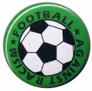 37mm Magnet-Button: Football against racism (grün)