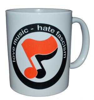 Tasse: love music - hate fascism (Noten)
