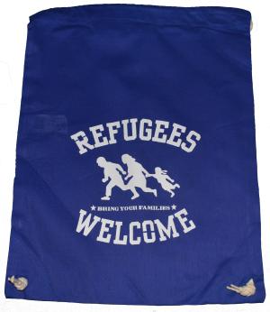 Sportbeutel: Refugees welcome (blau, weißer Druck)