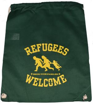 Sportbeutel: Refugees welcome (grün, gelber Druck)