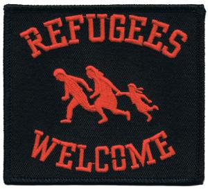 Aufnäher: Refugees welcome (rot)