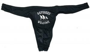 Herren Stringtanga: Refugees welcome (weiß)