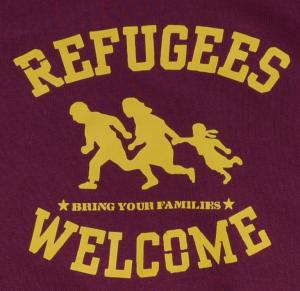 Refugees welcome (burgund, gelber Druck)