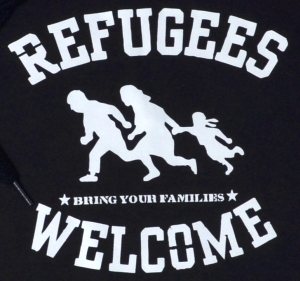 Refugees welcome (schwarz/grauer Druck)
