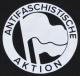 Zum T-Shirt "Antifaschistische Aktion (1932, weiß)" für 13,12 € gehen.