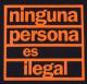 Zum tailliertes T-Shirt "ninguna persona es ilegal" für 14,00 € gehen.