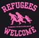 Zum taillierter Kapuzen-Pullover "Refugees welcome (pink)" für 28,00 € gehen.