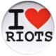 Zur Artikelseite von "I love riots", 50mm Button für 1,40 €