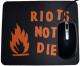 Zum Mousepad "Riots not diets" für 7,00 € gehen.