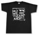 Zum T-Shirt "We are fucking Angry!" für 13,12 € gehen.