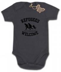 Zum Babybody "Refugees welcome" für 9,90 € gehen.