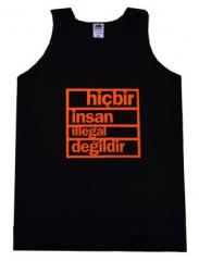 Zum Tanktop "hicbir insan illegal degildir" für 13,12 € gehen.