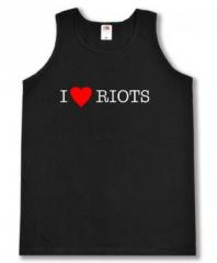 Zum Tanktop "I love Riots" für 15,00 € gehen.