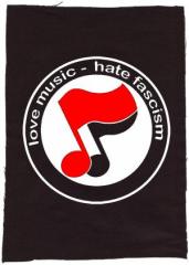 Zum Rückenaufnäher "love music - hate fascism (Noten)" für 3,00 € gehen.