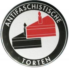 Zum 50mm Magnet-Button "Antifaschistische Torten" für 3,00 € gehen.