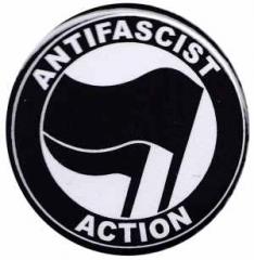 Zum 50mm Magnet-Button "Antifascist Action (schwarz/schwarz)" für 3,00 € gehen.