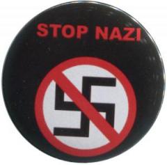 Zum 50mm Magnet-Button "Durchgestrichenes Hakenkreuz - Stop Nazi" für 3,00 € gehen.