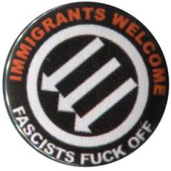 Zum 50mm Magnet-Button "Immigrants Welcome" für 3,00 € gehen.