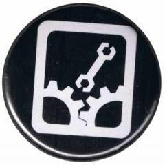 Zum 50mm Magnet-Button "Sabotage (schwarz)" für 3,00 € gehen.