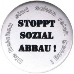Zum 50mm Magnet-Button "Stoppt Sozialabbau" für 3,00 € gehen.