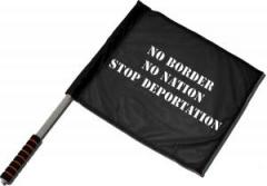 Zum/zur  Fahne / Flagge (ca. 40x35cm) "No Border - No Nation - Stop Deportation" für 11,00 € gehen.