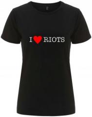 Zum tailliertes Fairtrade T-Shirt "I love Riots" für 18,10 € gehen.