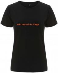 Zum/zur  tailliertes Fairtrade T-Shirt "kein mensch ist illegal - Text" für 18,10 € gehen.