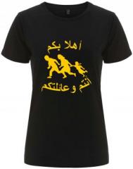 Zum tailliertes Fairtrade T-Shirt "Refugees welcome (arabisch)" für 18,10 € gehen.