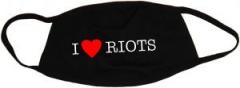 Zur Mundmaske "I love Riots" für 6,50 € gehen.