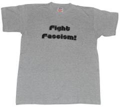 Zum T-Shirt "Fight Fascism!" für 13,12 € gehen.