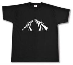 Zum T-Shirt "Zerbrochenes Gewehr" für 13,12 € gehen.
