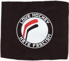 Zum Aufnäher "Love Hockey Hate Fascism" für 1,50 € gehen.