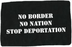 Zum Aufnäher "No Border - No Nation - Stop Deportation" für 1,50 € gehen.