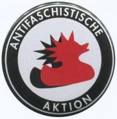 Zum 25mm Button "Antifaschistische Aktion (Enten)" für 0,90 € gehen.