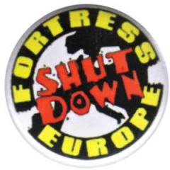Zum 25mm Button "Fortress Europe - Shut down" für 0,80 € gehen.
