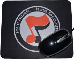 Zum Mousepad "love music - hate fascism (Noten)" für 7,00 € gehen.