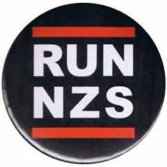 Zum 25mm Magnet-Button "RUN NZS" für 2,00 € gehen.