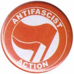 Zum 37mm Button "Antifascist Action (rot/rot)" für 1,00 € gehen.