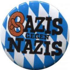 Zum 37mm Button "Bazis gegen Nazis (blau/weiß)" für 1,20 € gehen.