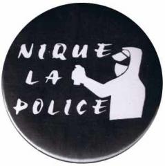 Zum 37mm Button "Nique La Police" für 1,10 € gehen.
